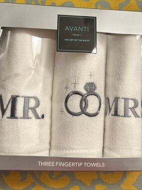 Avanti White Fingertip Towel Set with Gray Embroidery — MR./MRS./Rings